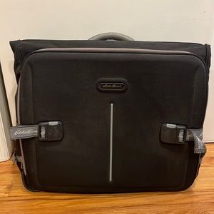 Eddie Bauer Brookline Bi-fold Garment Bag